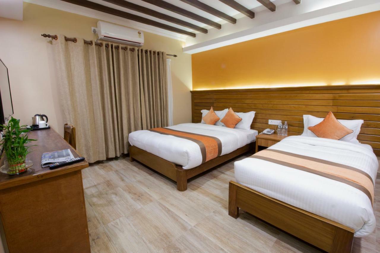 Hotel Lake Star Pokhara Exterior foto