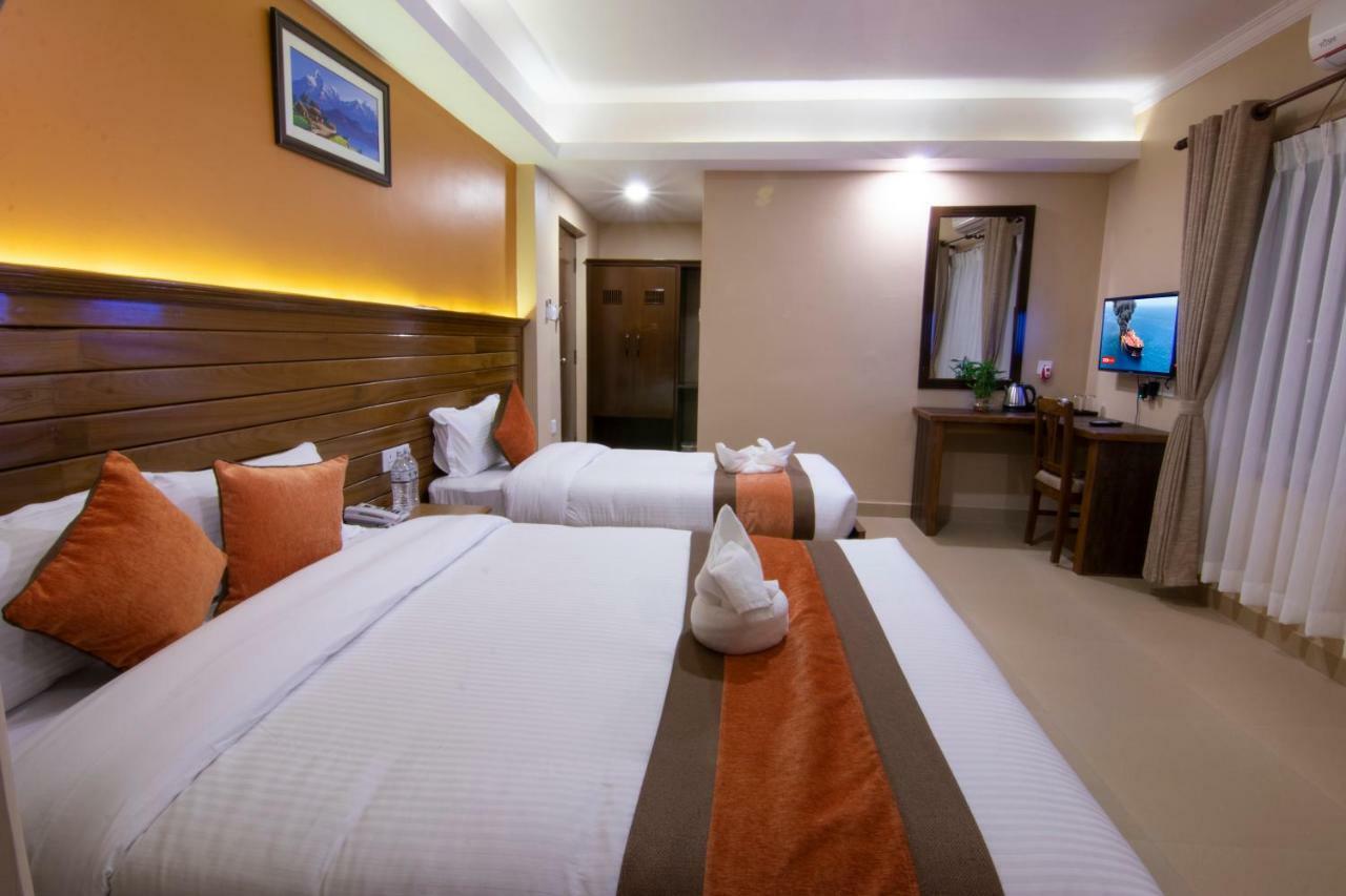 Hotel Lake Star Pokhara Exterior foto