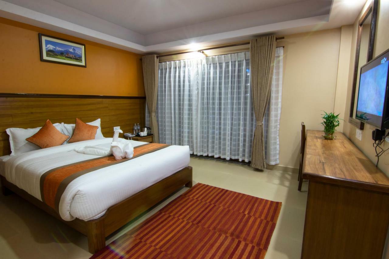 Hotel Lake Star Pokhara Exterior foto