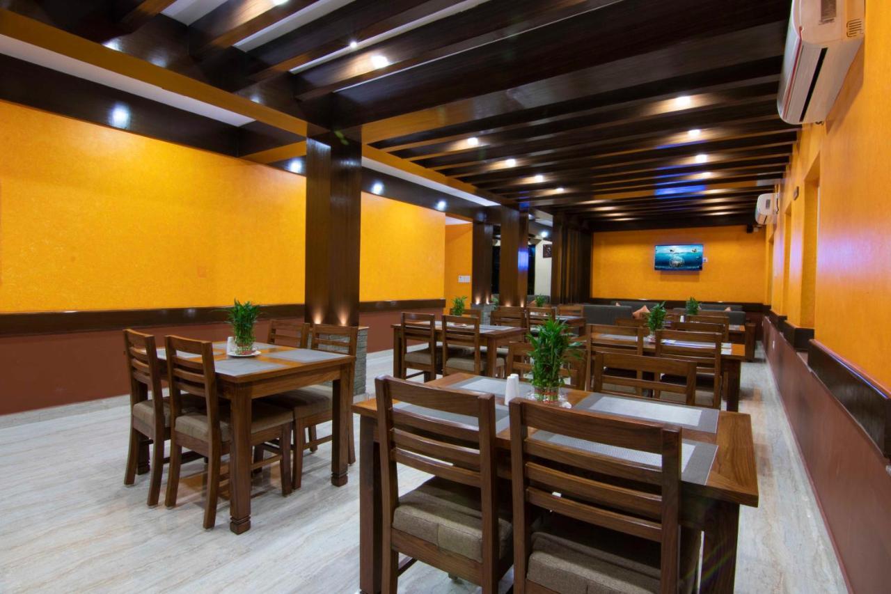 Hotel Lake Star Pokhara Exterior foto