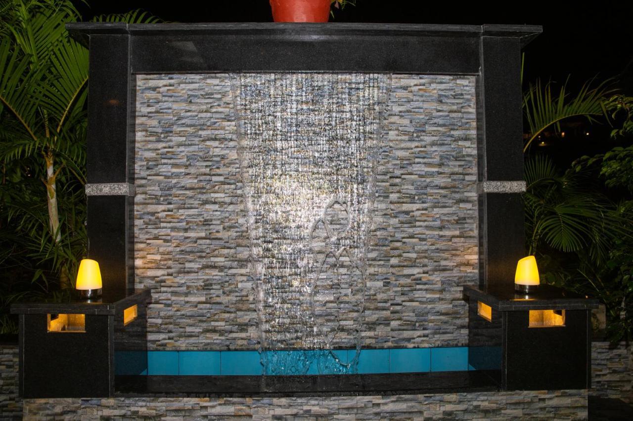 Hotel Lake Star Pokhara Exterior foto